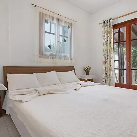 Areti Orfeas 5 アパート