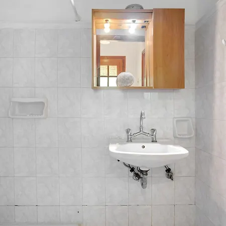 Areti Orfeas 5 アパート